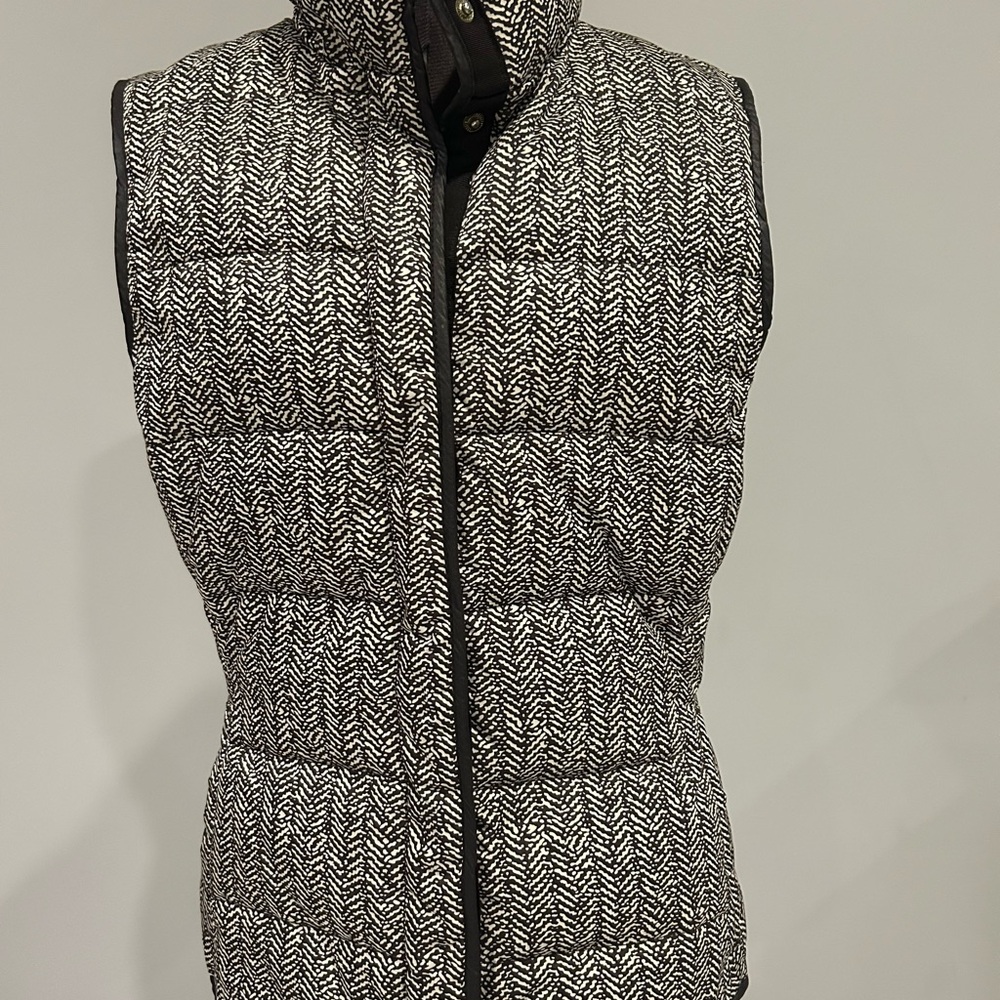 Banana Republic Briwn and White Herringbone Puffer Vest
